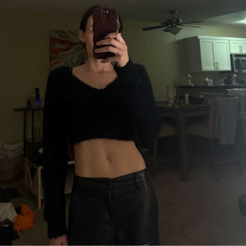 Black Long Sleeve Cropped Sweater Top